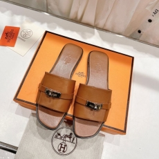 Louis Vuitton Slippers